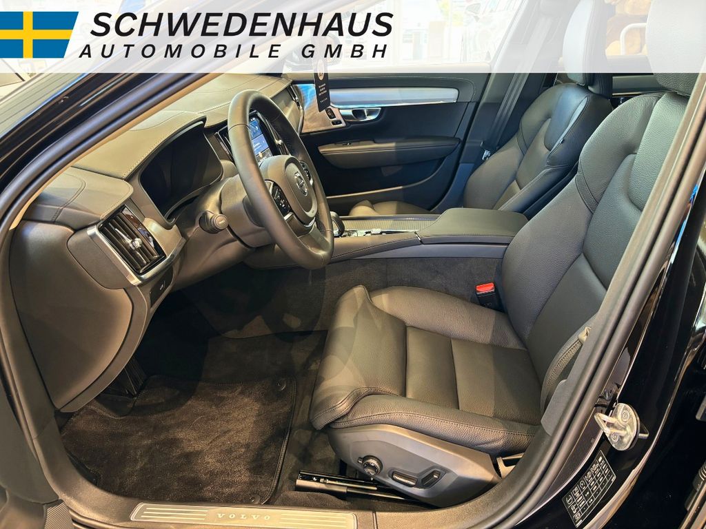 Volvo V90 2025
