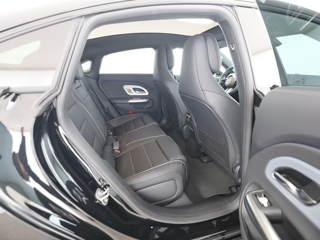 Mercedes-Benz CLA 350 2025