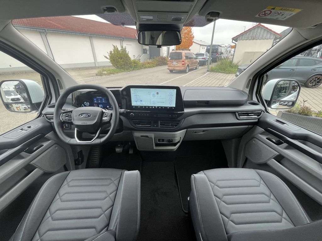 Ford Tourneo Custom 2025