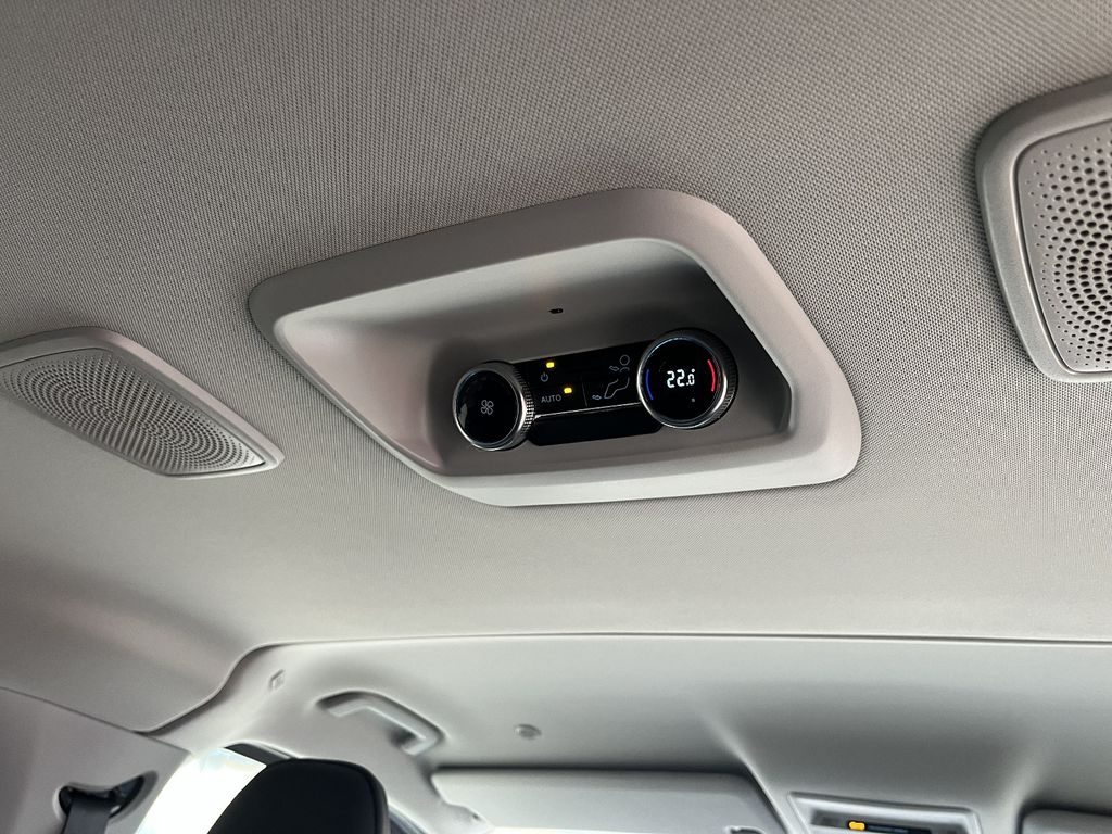 Ford Tourneo Custom 2025