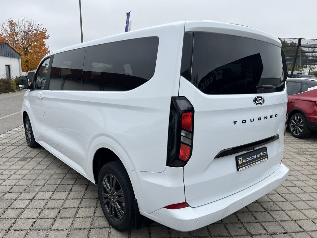 Ford Tourneo Custom 2025