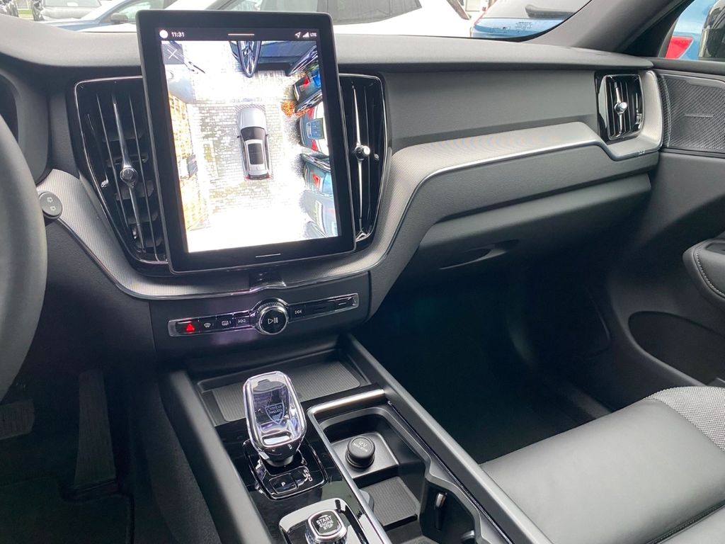 Volvo XC60 2025