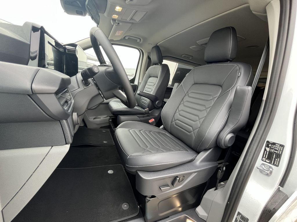 Ford Tourneo Custom 2025