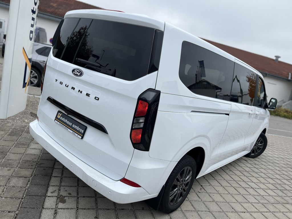 Ford Tourneo Custom 2025