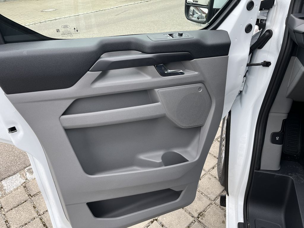 Ford Tourneo Custom 2025