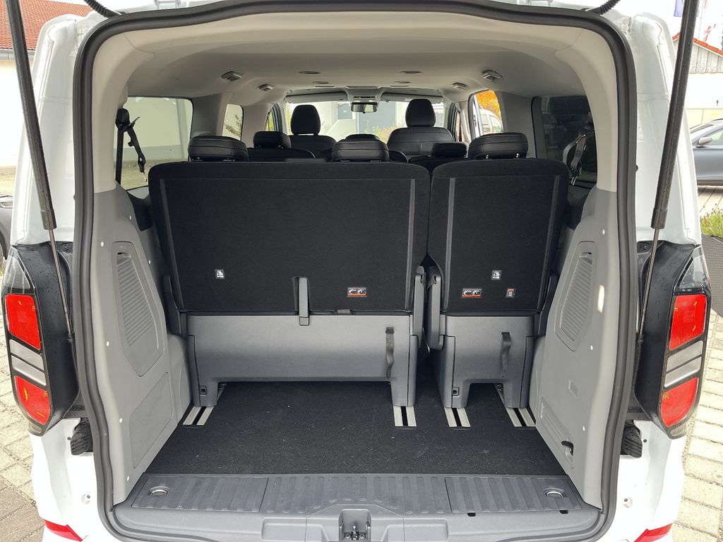 Ford Tourneo Custom 2025