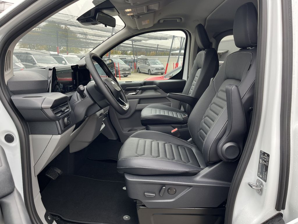 Ford Tourneo Custom 2025