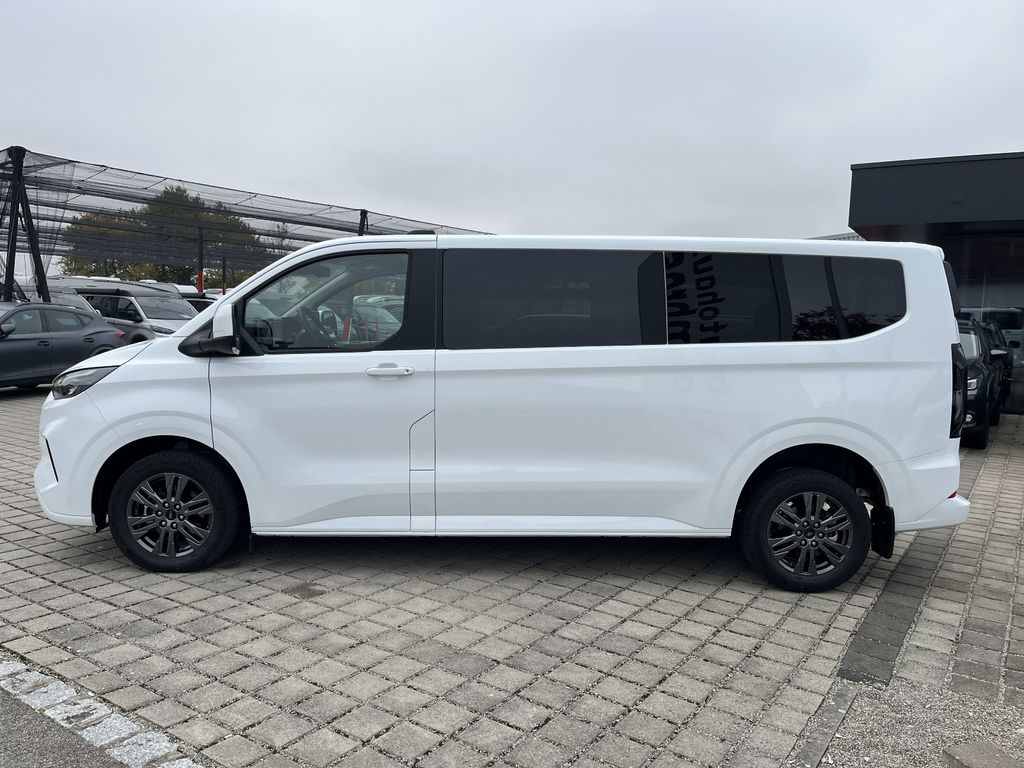 Ford Tourneo Custom 2025