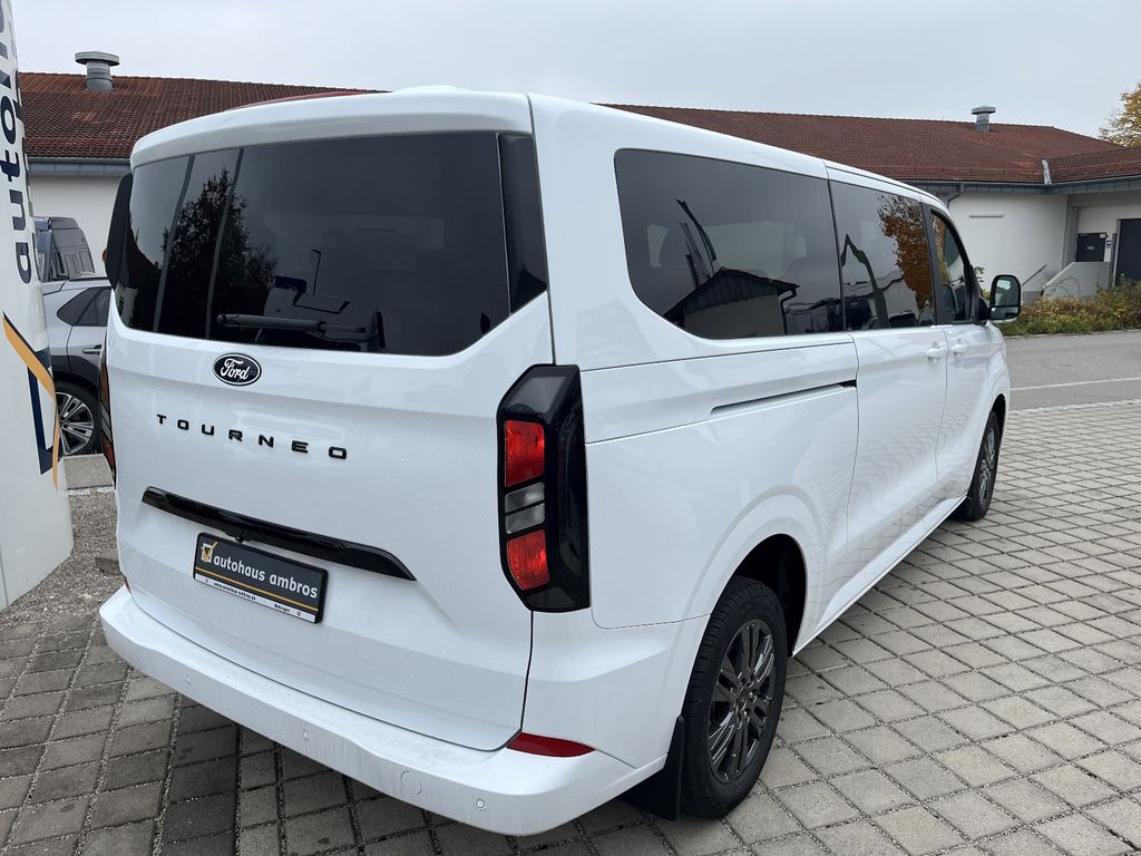 Ford Tourneo Custom 2025