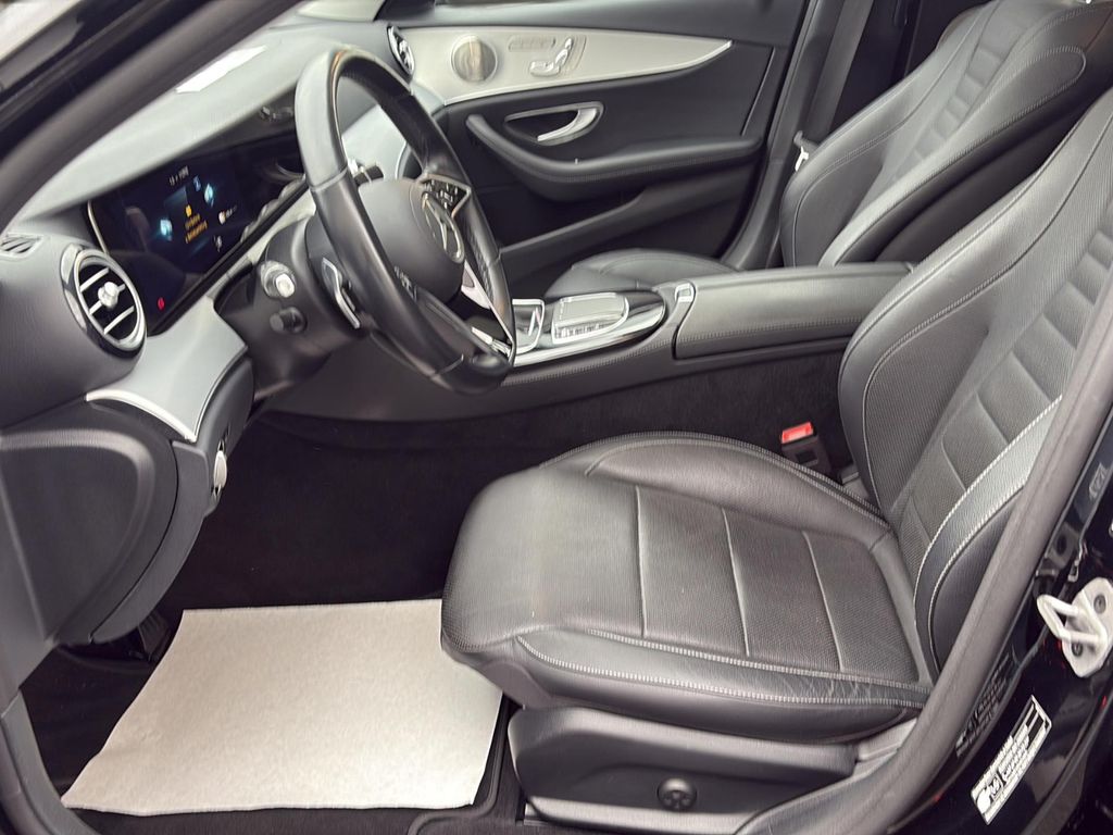 Mercedes-Benz E 300 2022