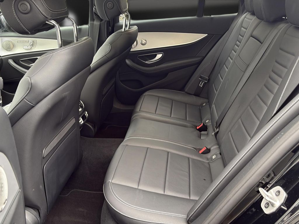 Mercedes-Benz E 300 2022