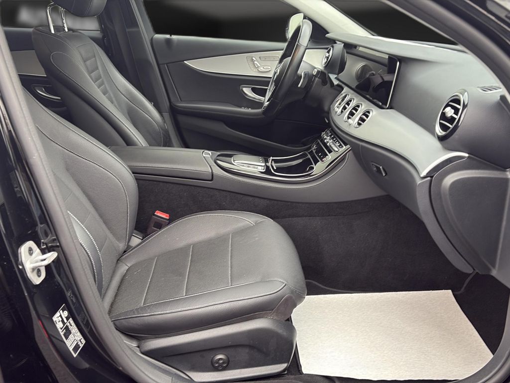 Mercedes-Benz E 300 2022