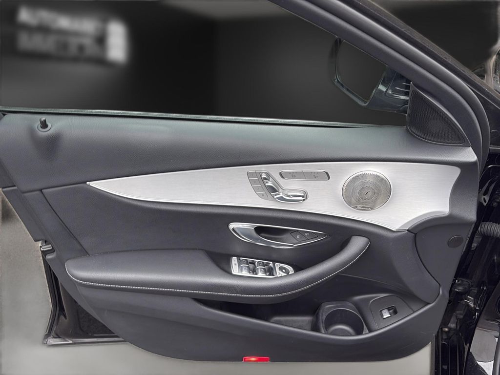 Mercedes-Benz E 300 2022