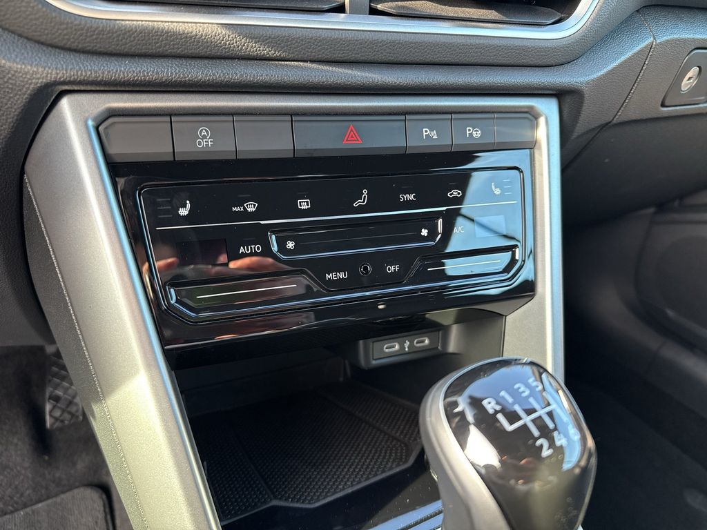 Volkswagen T-Roc 2024