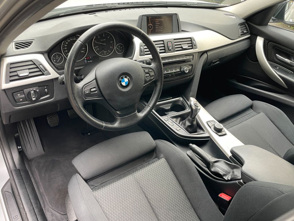 BMW 318 2013