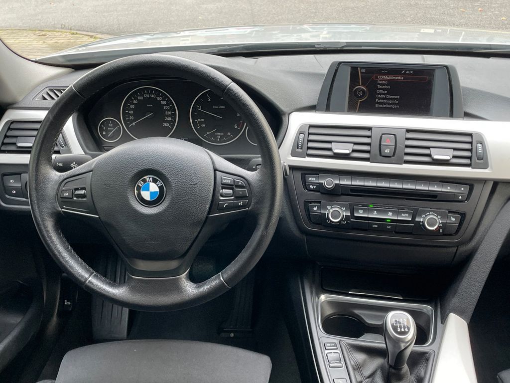BMW 318 2013