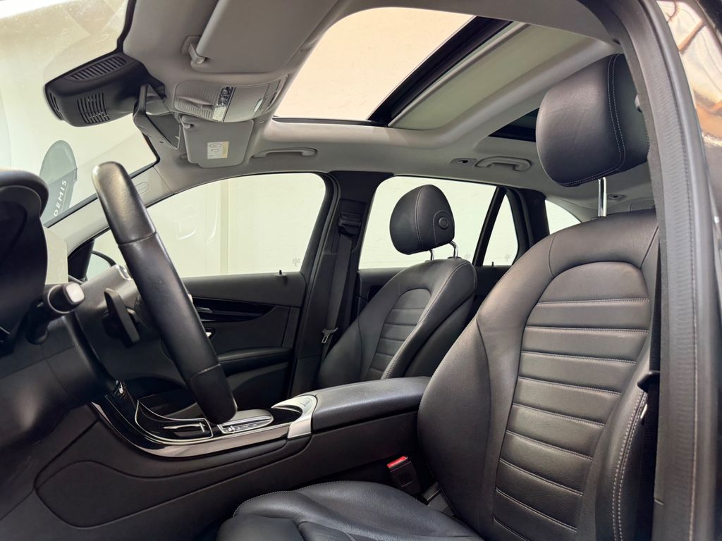 Mercedes-Benz GLC 300 2021