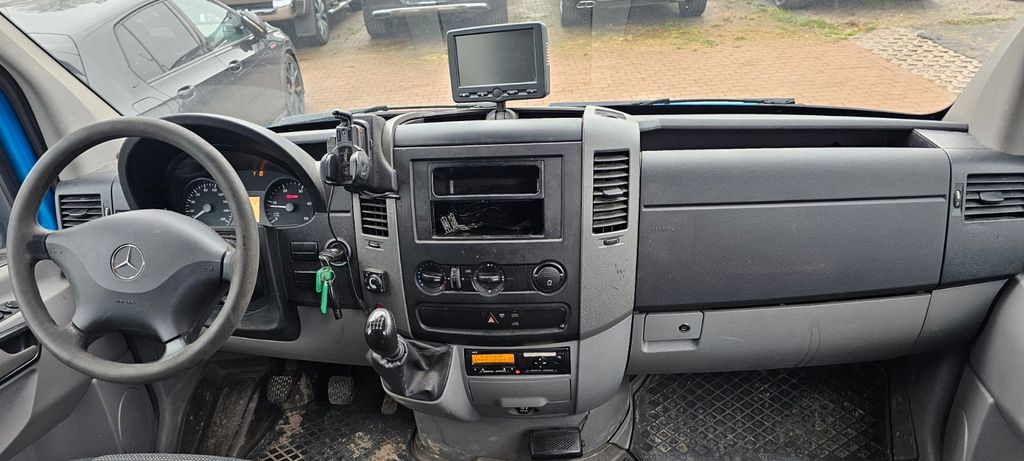 Mercedes-Benz Sprinter 2011