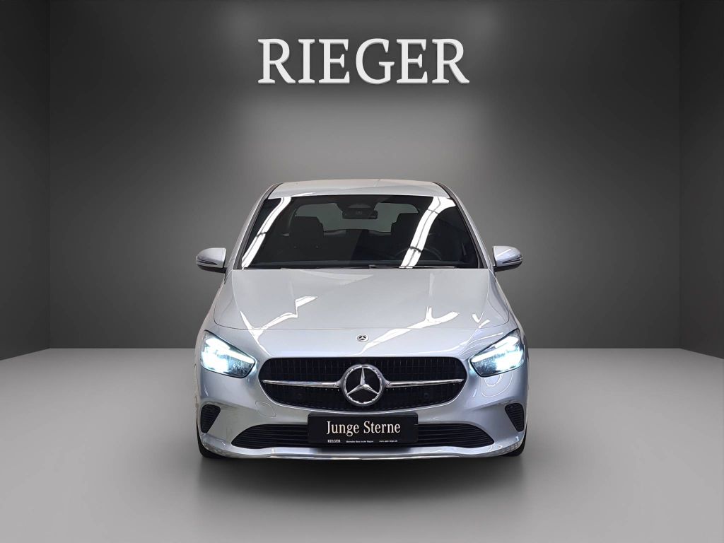 Mercedes-Benz B 180 2024