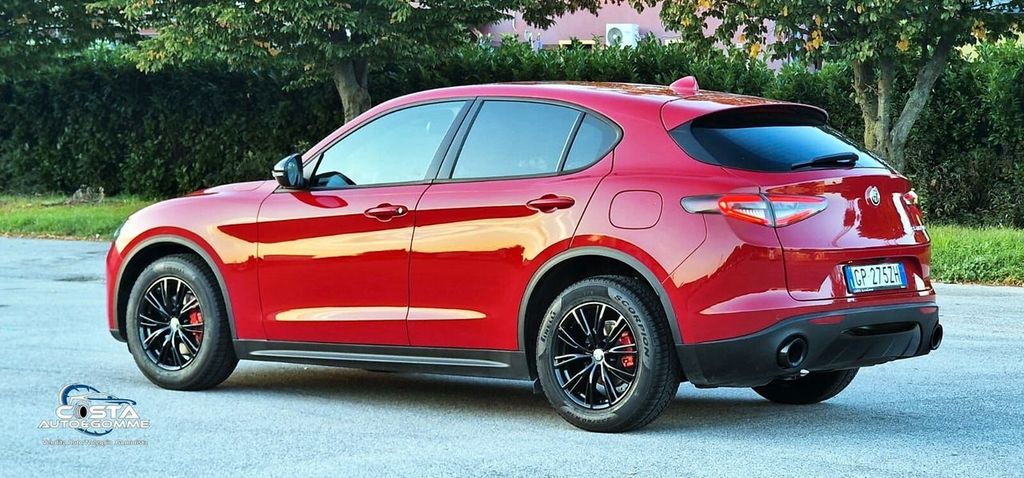 Alfa Romeo Stelvio 2023