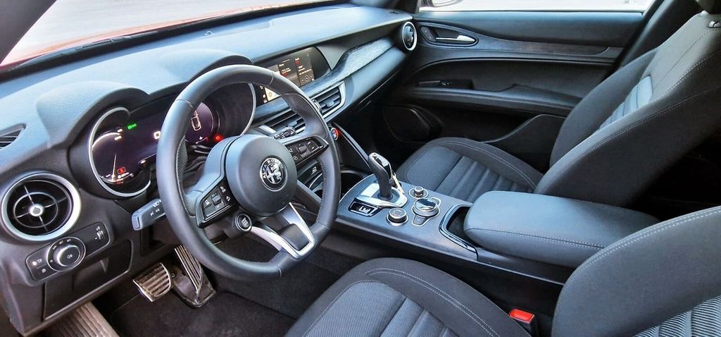 Alfa Romeo Stelvio 2023