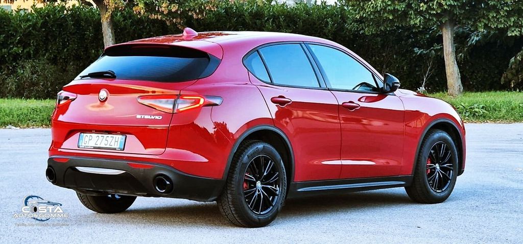 Alfa Romeo Stelvio 2023