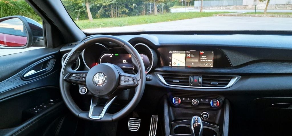 Alfa Romeo Stelvio 2023