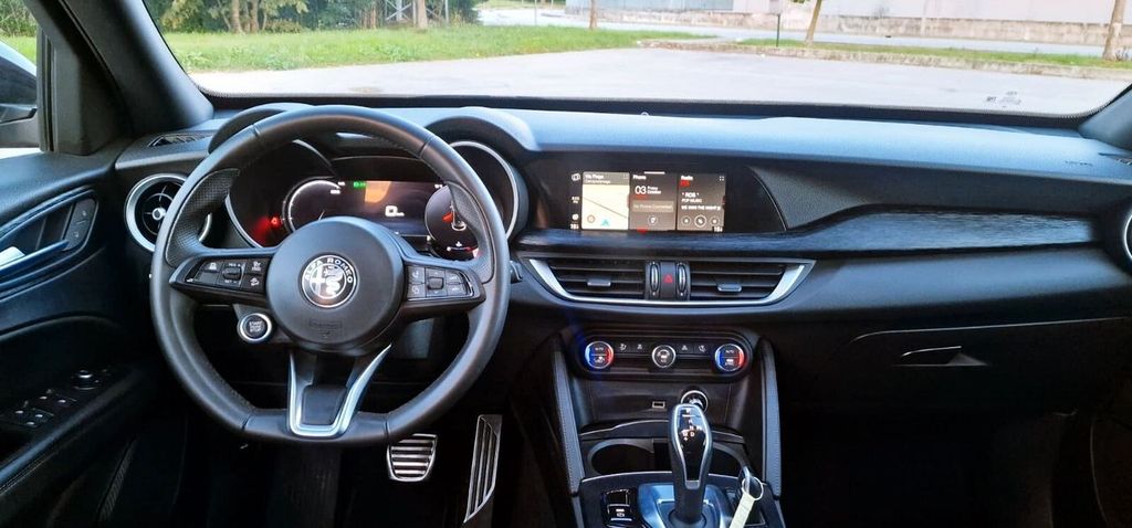 Alfa Romeo Stelvio 2023