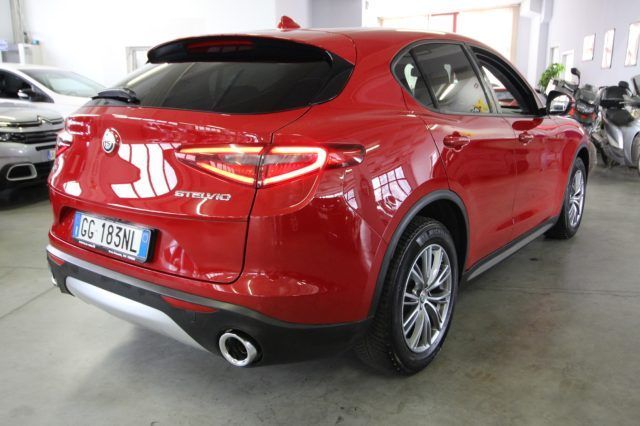 Alfa Romeo Stelvio 2021