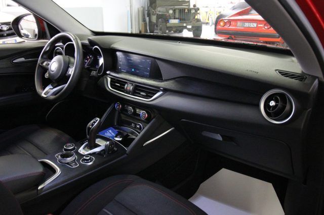 Alfa Romeo Stelvio 2021