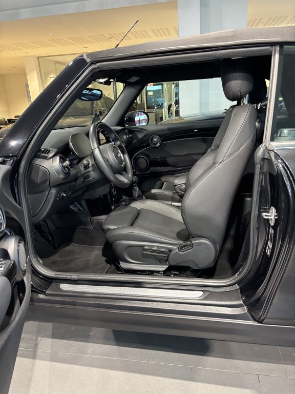 MINI Cooper Cabrio 2024