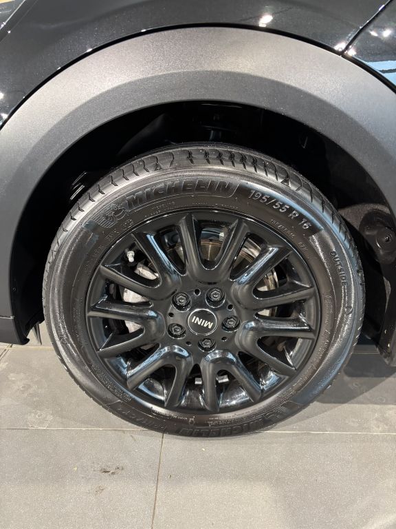 MINI Cooper Cabrio 2024