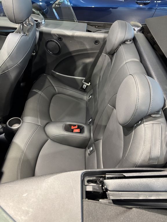 MINI Cooper Cabrio 2024