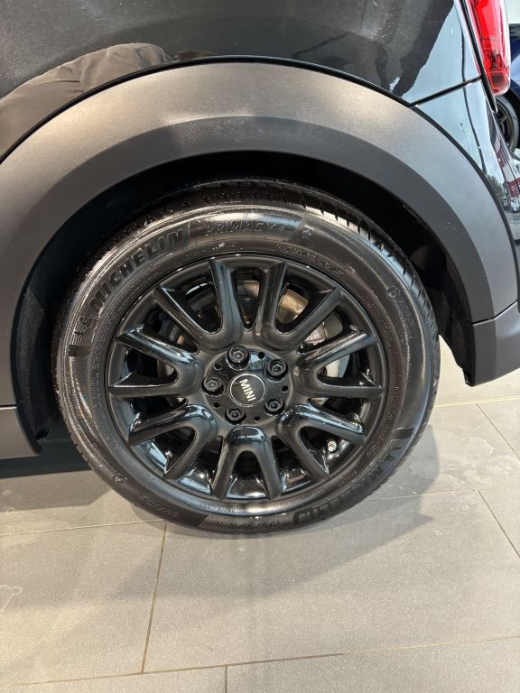 MINI Cooper Cabrio 2024