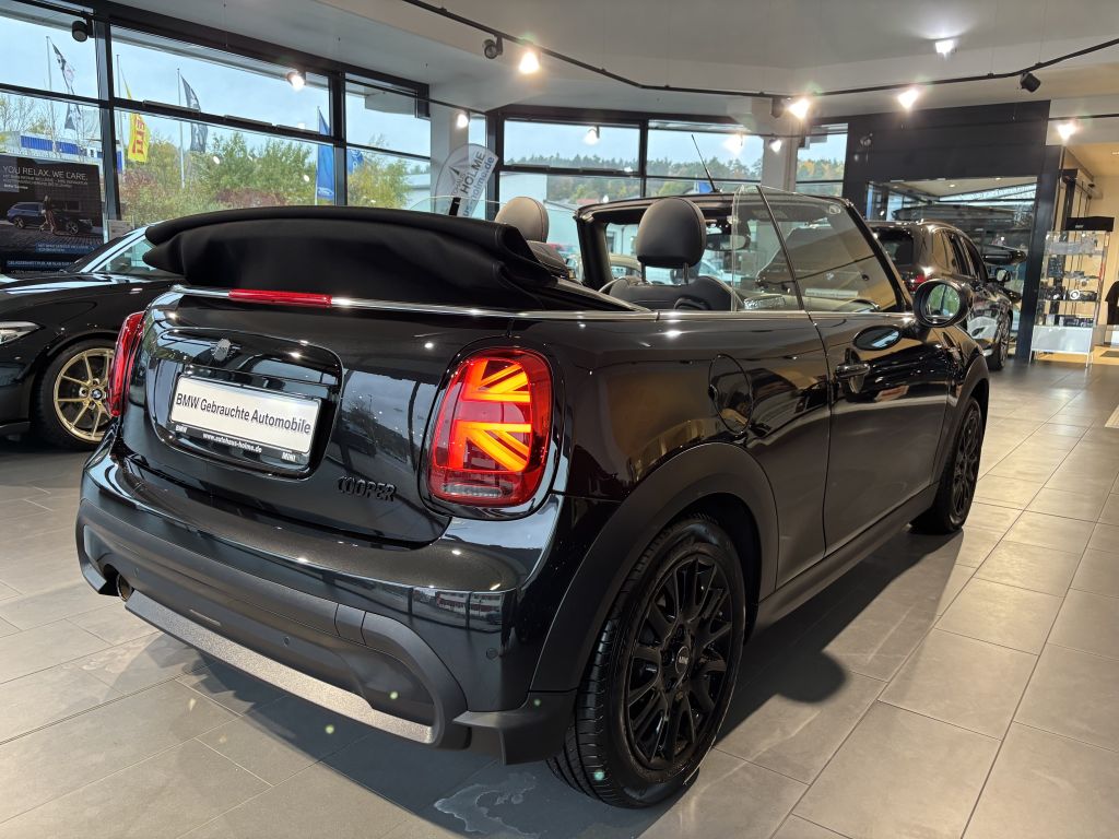MINI Cooper Cabrio 2024