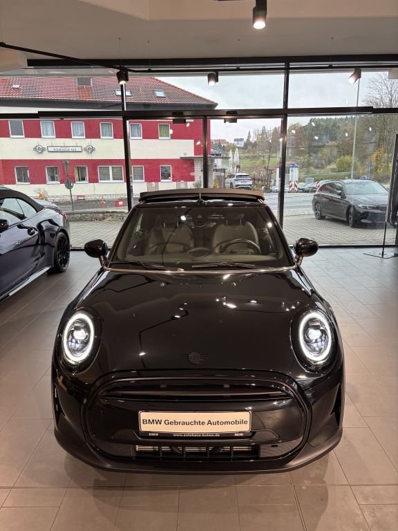 MINI Cooper Cabrio 2024