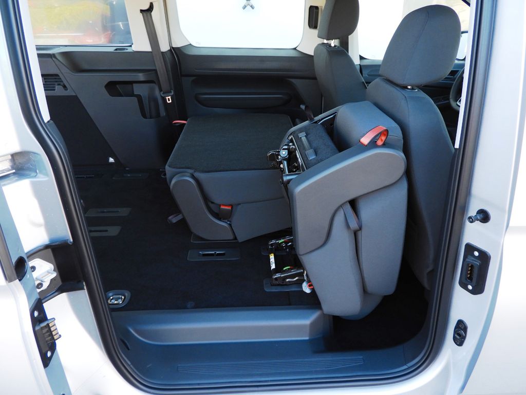 Ford Grand Tourneo 2025