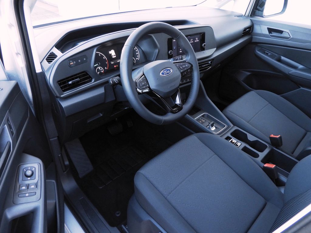 Ford Grand Tourneo 2025