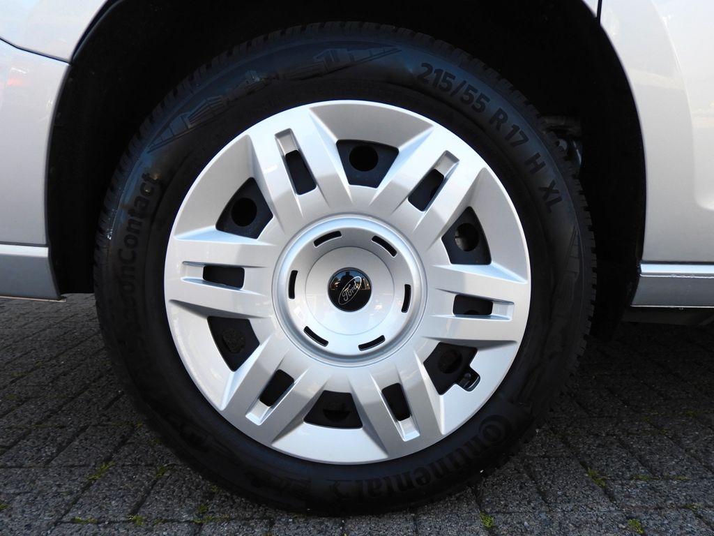 Ford Grand Tourneo 2025