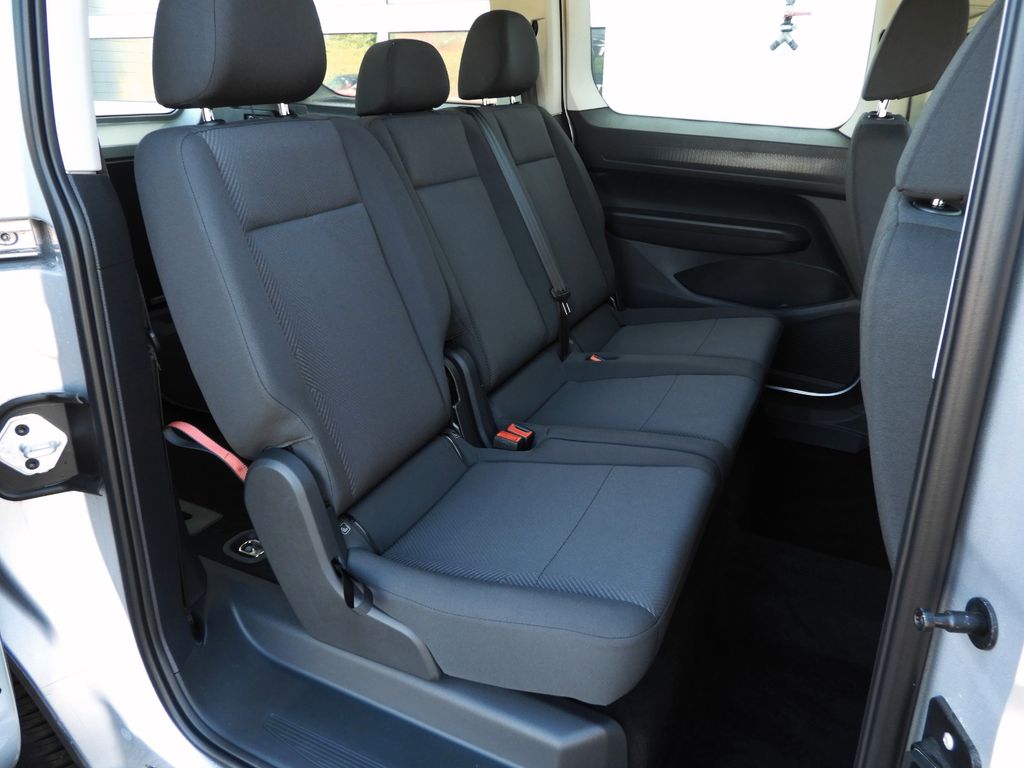 Ford Grand Tourneo 2025