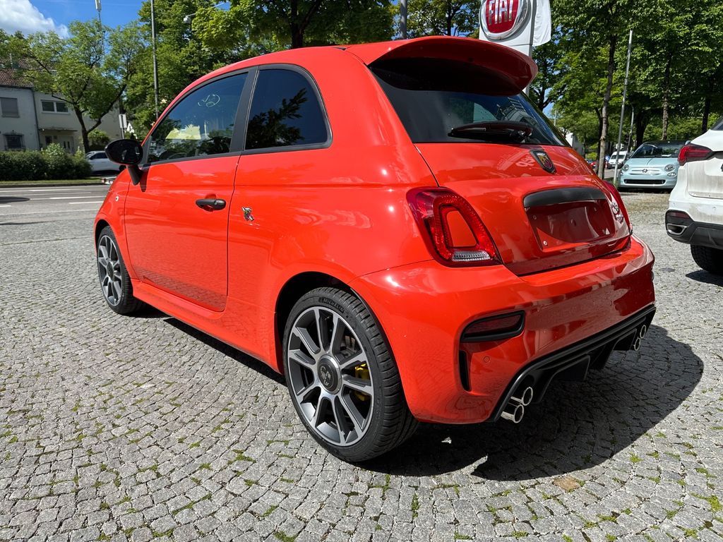 Abarth 695 2024