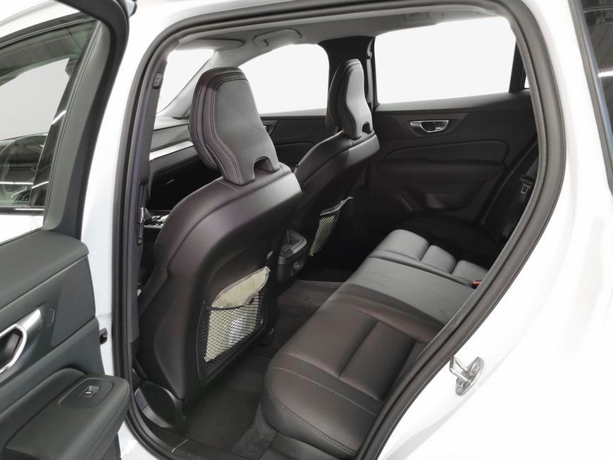 Volvo V60 Cross Country 2023