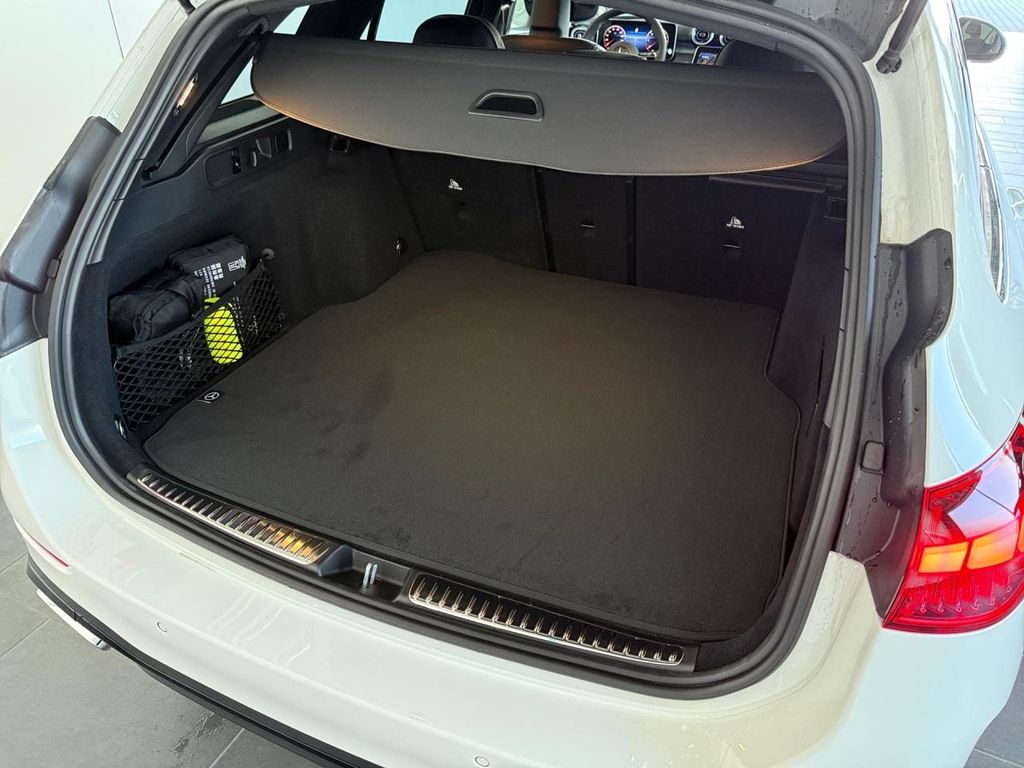 Mercedes-Benz C 220 2025