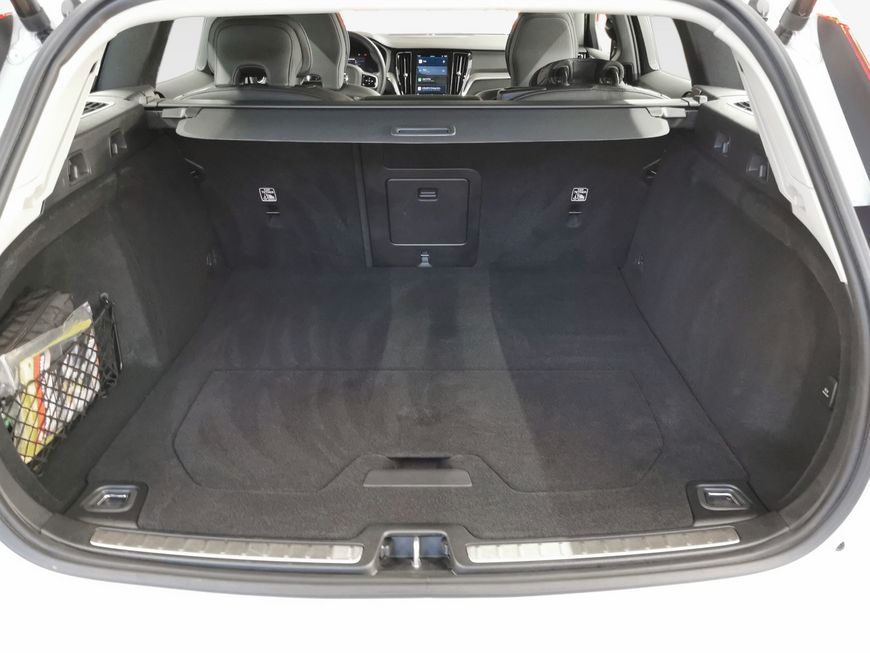 Volvo V60 Cross Country 2023