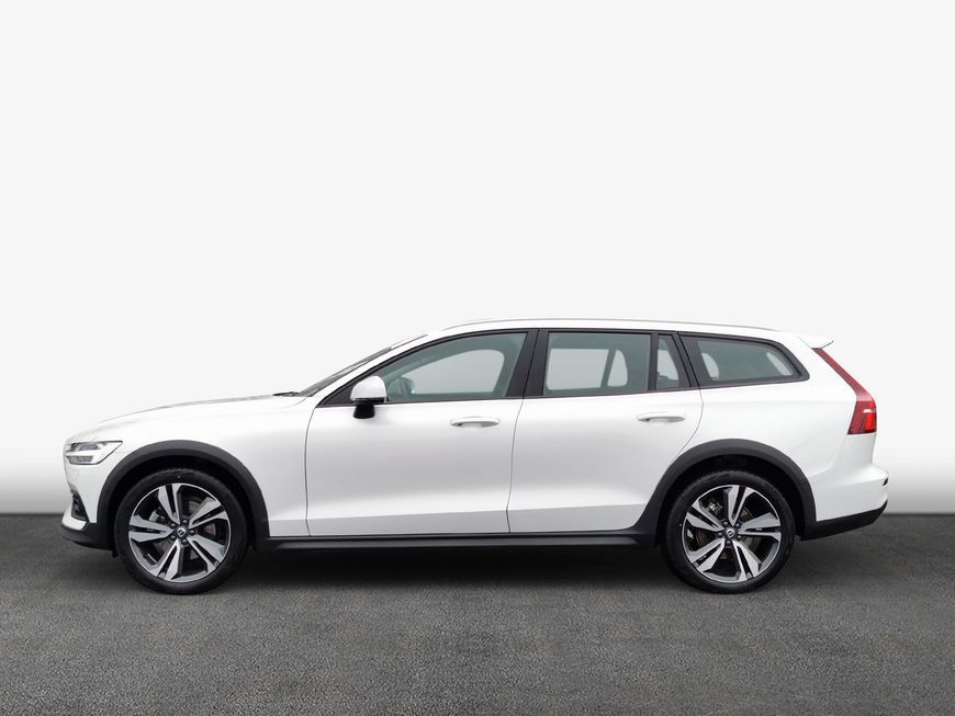 Volvo V60 Cross Country 2023