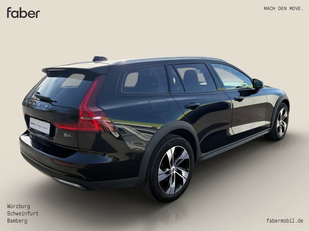 Volvo V60 Cross Country 2022