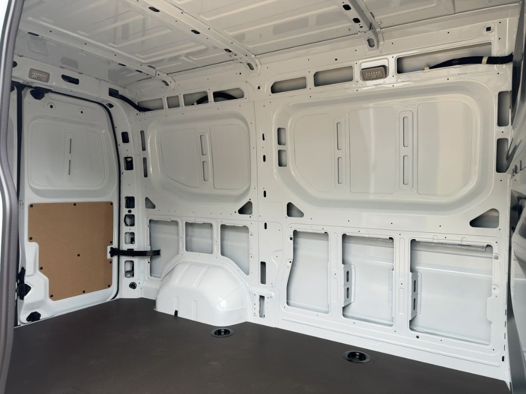 Nissan Interstar 2025