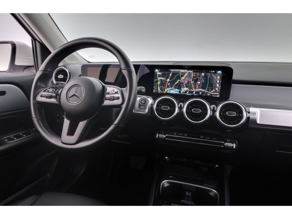 Mercedes-Benz GLB 180 2023
