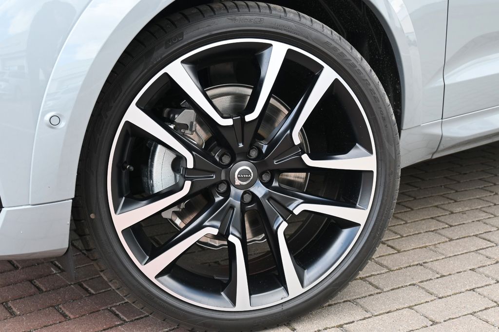 Volvo XC60 2025