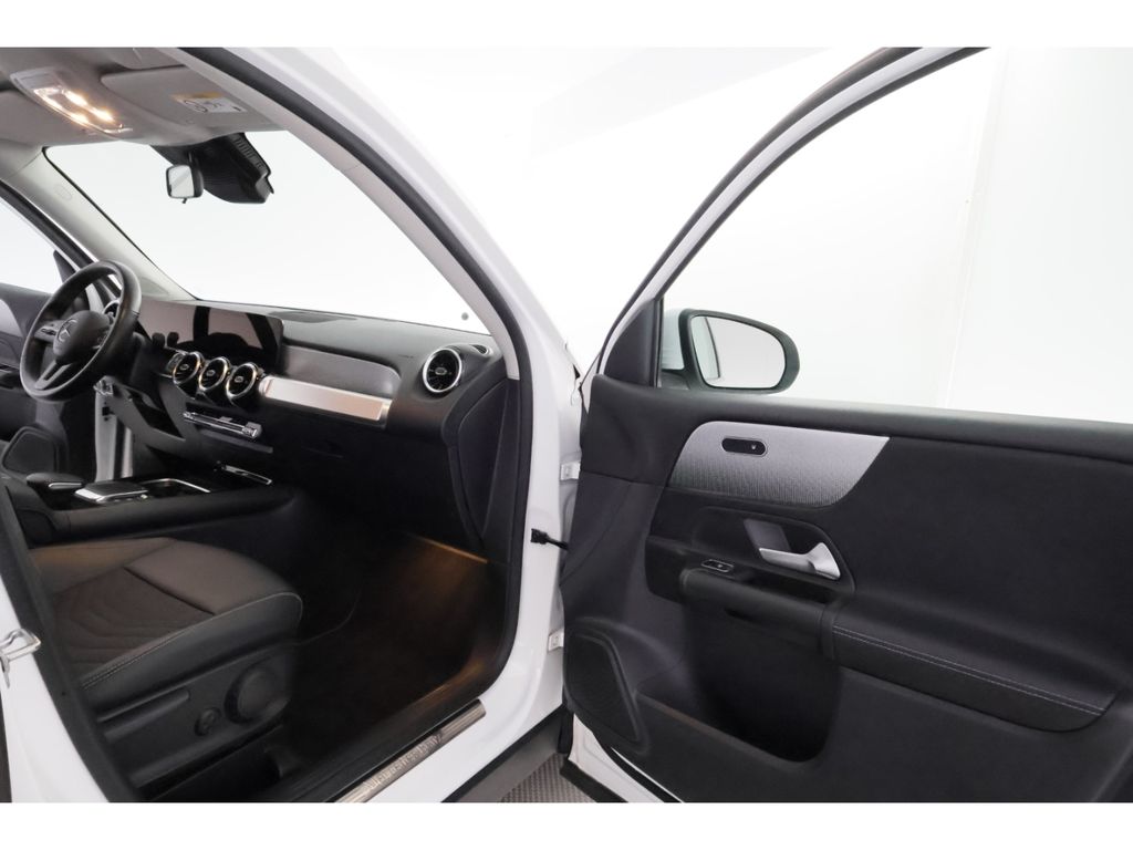Mercedes-Benz GLB 180 2023